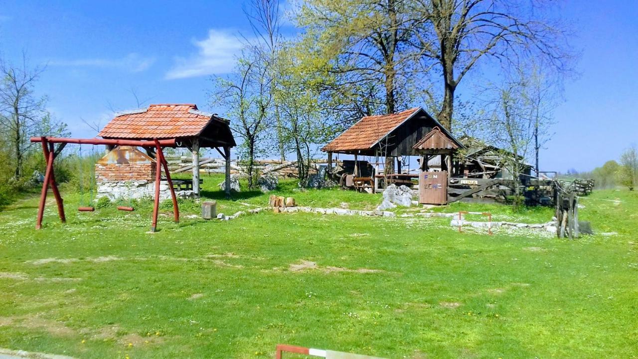 Ranch Farm Stay Rakovica Eksteriør billede